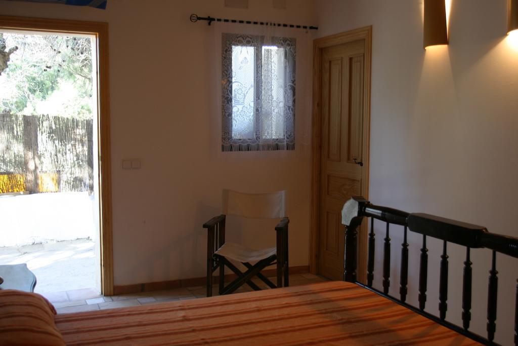 Albergue La Pergola Es Pujols Habitación foto