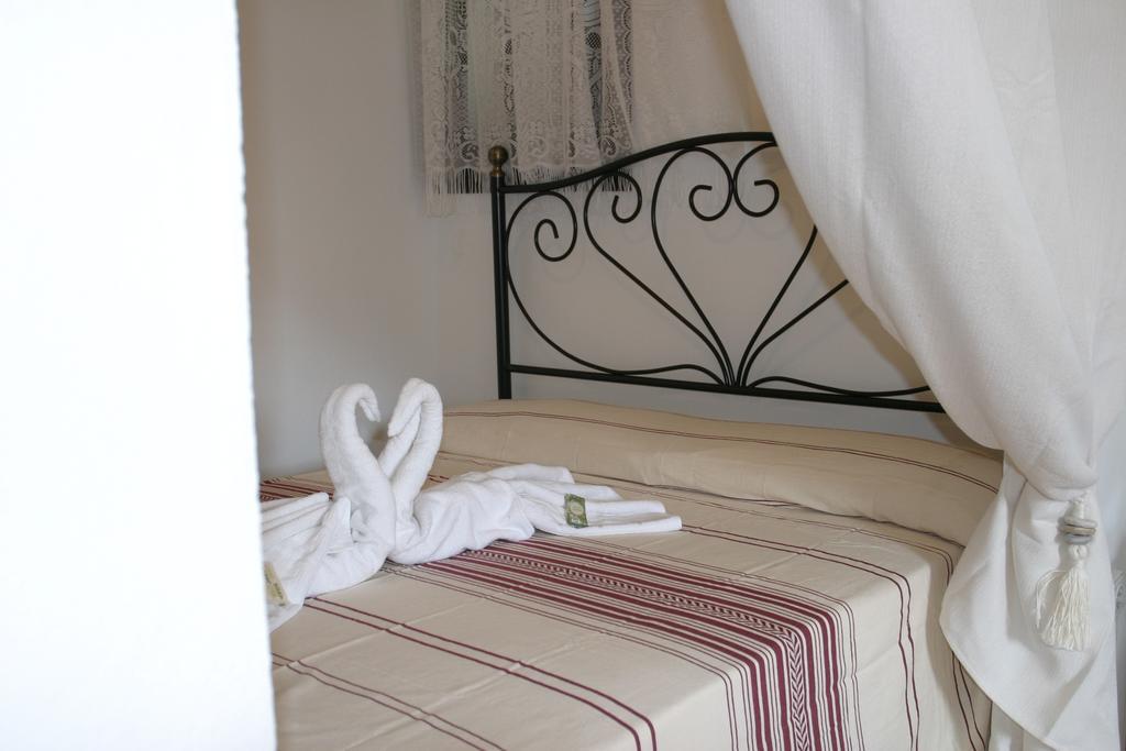 Albergue La Pergola Es Pujols Habitación foto